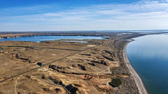 不是冰岛！不是贝加尔！去这个人少静谧的蓝冰秘境，感受冰河奇缘