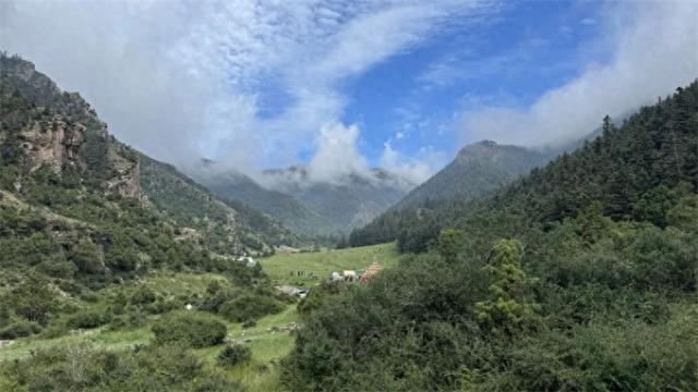 “俞你同行”走进阿拉善：俞敏洪领衔，解锁壮美风光与深厚文化