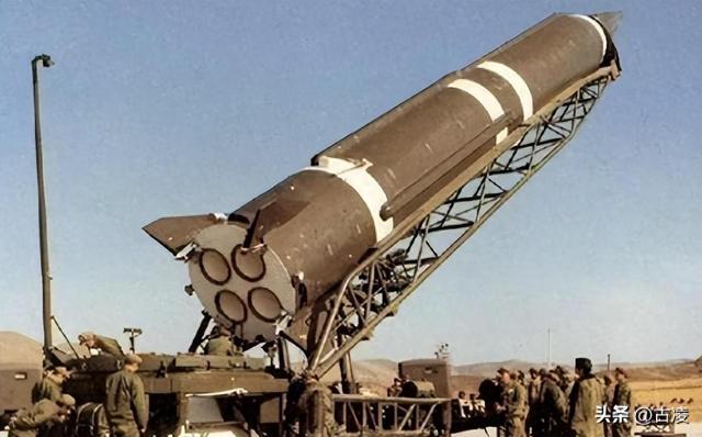 这个国家一口气花150亿请中国驻军，又花35亿买导弹	，付款极爽快