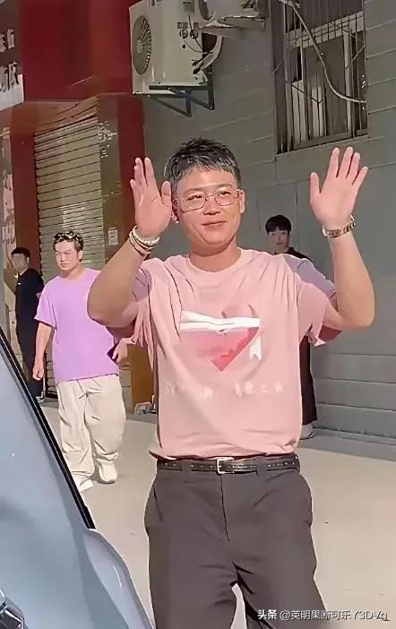 欧豪近照曝光 有点发福 变得稳重了 这花期也太短 没以前那股痞帅劲儿