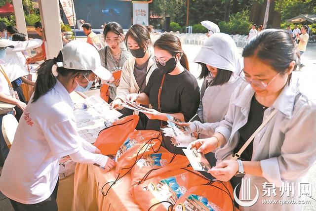 “泉州你好·祝福泉州”系列推出第三套《文庙》明信片传递古城文化