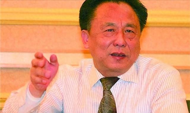 炸裂！75岁包养10位情妇，生下11个私生子，每天晚上睡觉还翻牌子