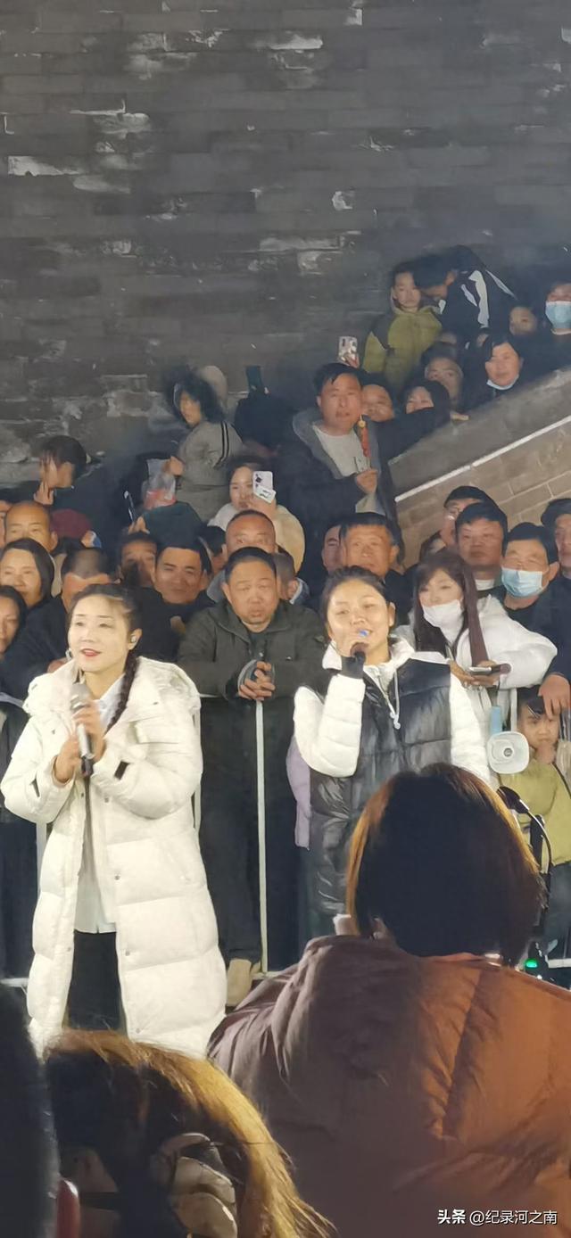 河南三妹昨晚上在国家历史文化名城国家4A级旅游景区商丘古城直播