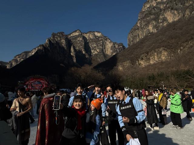 云台山冰挂亮肌