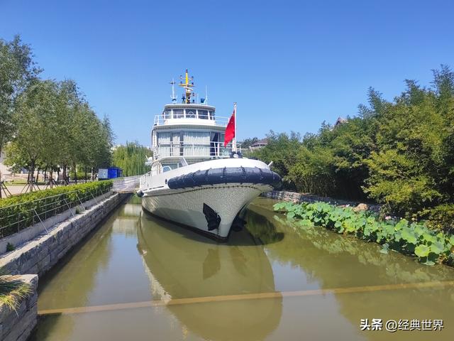 瞻仰周邓纪念馆