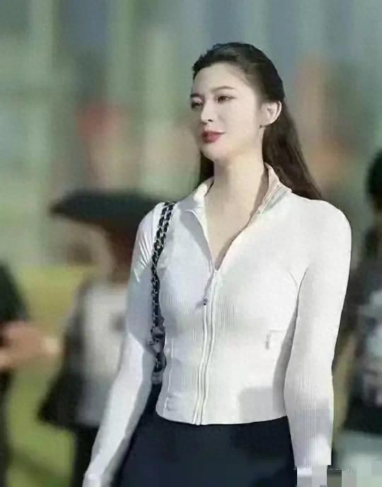 王思聪追了6年都没拿下杜芊逸，这魅力确实不一般！