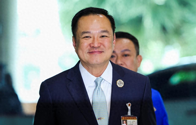 太突然了，泰国传来新消息，新总理阿努廷大惊失色，佩通坦笑了，泰国政坛到底发生了什么？