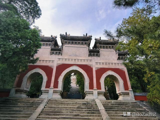 逛十次香山才发现，碧云寺藏金刚塔，机位超绝