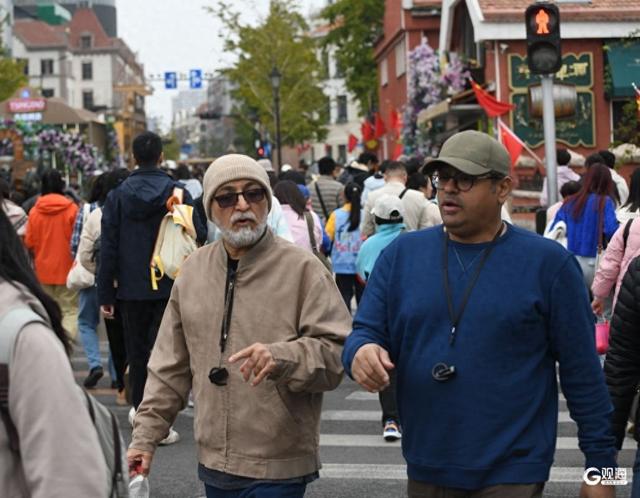 秋意正浓，人气不减！青岛老城区周末焕发别样魅力