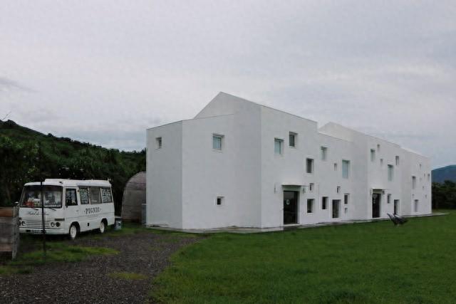 丽江暑期热了，古城民宿全满，玉龙雪山挤瘫，腊排骨全涨价