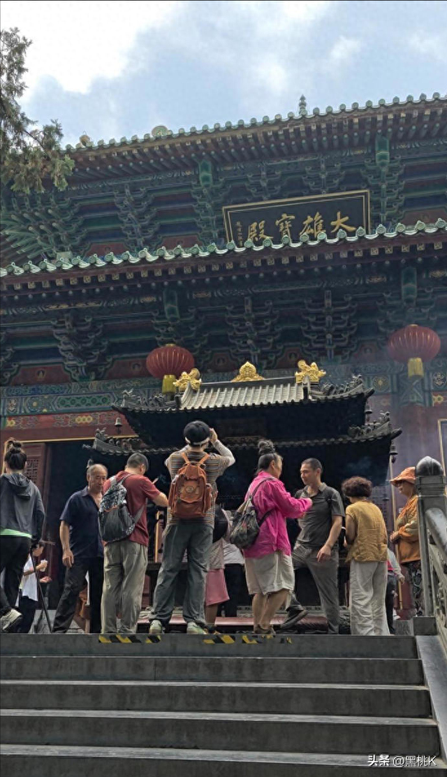 媒体实探少林寺迎新住持后首个周末：几乎无收费项目，游客量不减