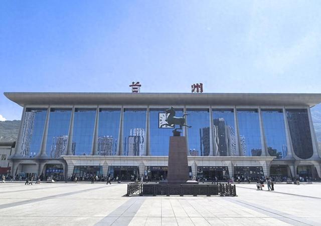 我是台湾人，去了一趟甘肃兰州	，说实话，我羡慕兰州的生活！