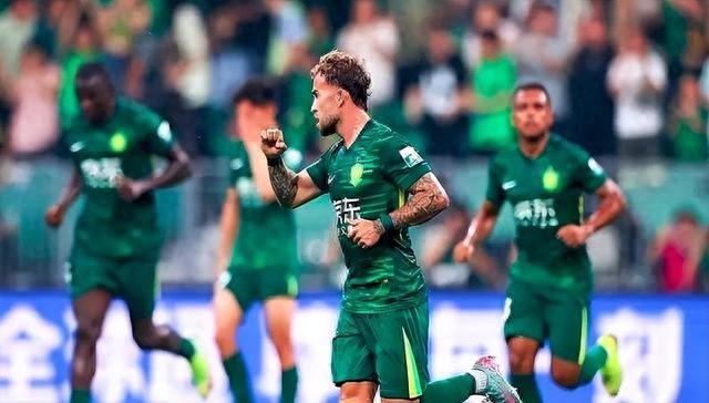 再遭挖角！曝J联赛球队看中国安中场大腿，还有2年合同明年走人？