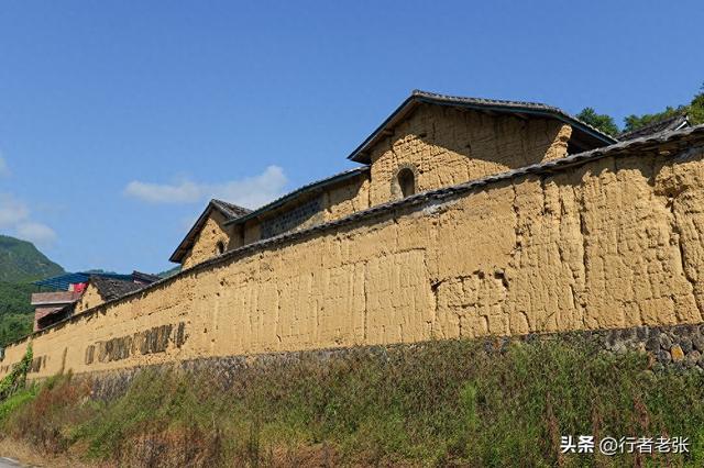 走遍福建古村落，白云山下龙溪畔，一座“城堡式”百年古民居