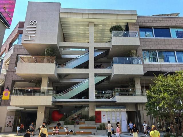 Courtyard：庭院正宜人，闲坐度清欢