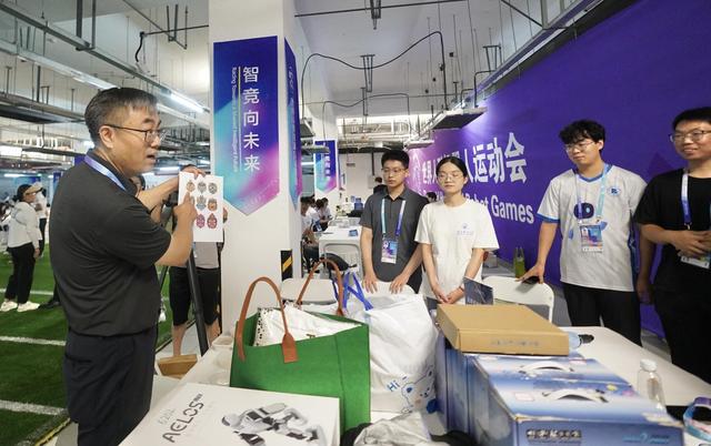 280支赛队远超预期，机器人运动会为啥这么火