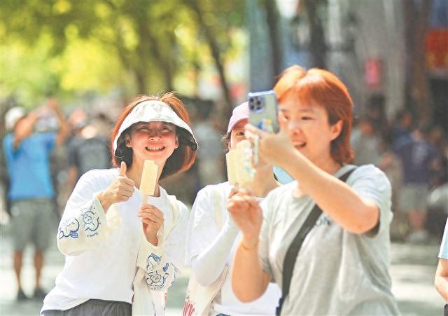 黑龙江哈尔滨：宜人秋风“牵”来南方客