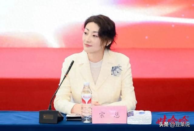 宗馥莉事件最新进展！直接将弟弟们从公司除名！态度强硬不惯着！