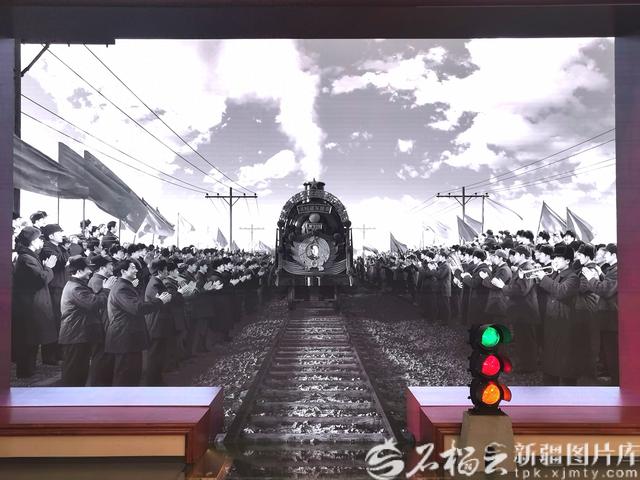 70周年主题成就展丨“声光电”再现新疆辉煌发展历程