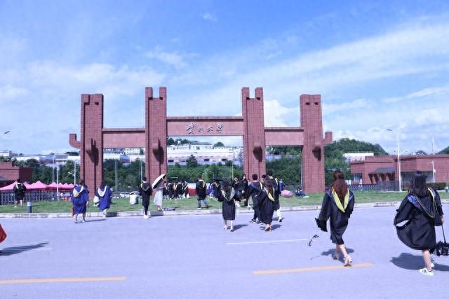 堂弟家那孩子从警察学院毕业啦，结果很糟心