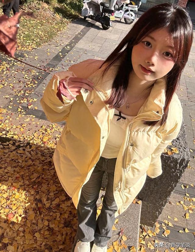 江西女幼师刘慧去世，仅21岁，娃娃脸很漂亮，身上莫名淤青后确诊