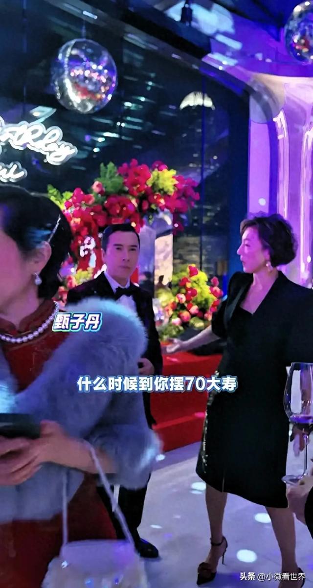 62岁的甄子丹在吕良伟生日宴会上的照片太吓人了嘴是歪的满脸褶子