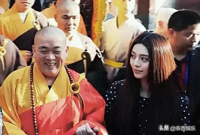 释永信与美女的同框，个个肤白貌美，10年前就曾被举报私生活混乱