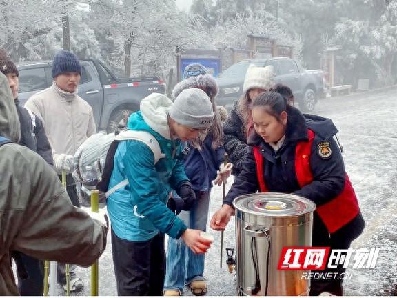 “冻”感衡山上线 南岳美景怡人、服务暖人