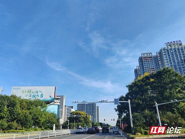 沿着芙蓉北路走一走，把湘阴的风景装进口袋