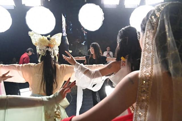 直播间的女主播，一次坦诚的自白