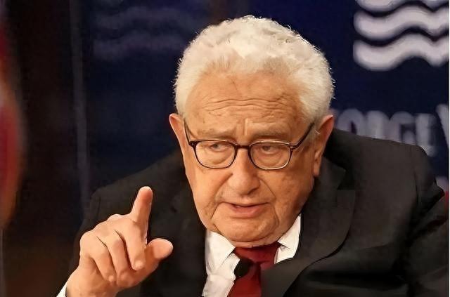 台海还没开战，另一场恶仗已逼近中国，美撕下伪装，基辛格没说错