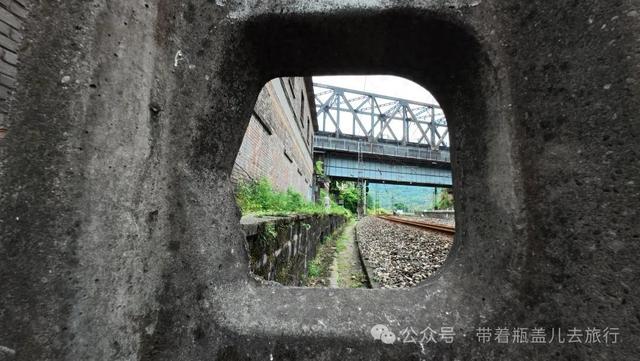 大渡口长江边的神秘废墟！99%重庆人不知道的绝美江景竟无人问津