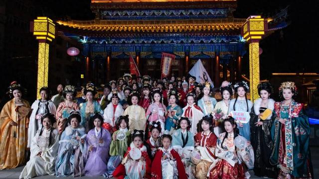 “银”客天下 “杏”福秦州丨天水黄金大道汉服节活动华彩启幕