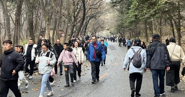 客流接连不断！千山持续火热