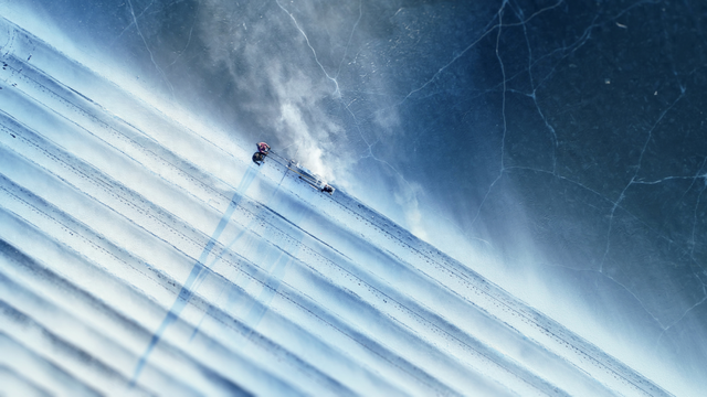 松花江上第一块冰即将采出！