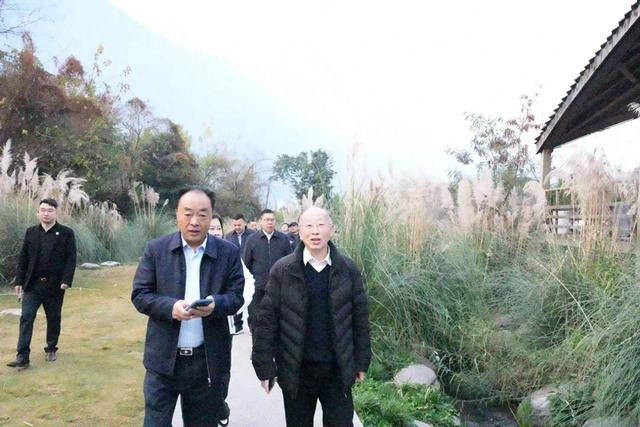 现代“桃花源”海花沟：一日有四季