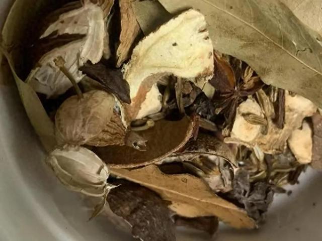 价值3500元的川味红油秘方！3种辣椒+10味香料，焖出凉菜灵魂金汤