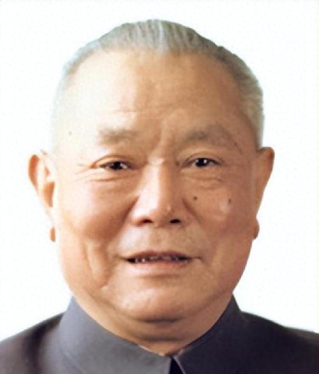 他是我国第三任主席，逝世后墓碑上不留姓名，只刻了这24个字