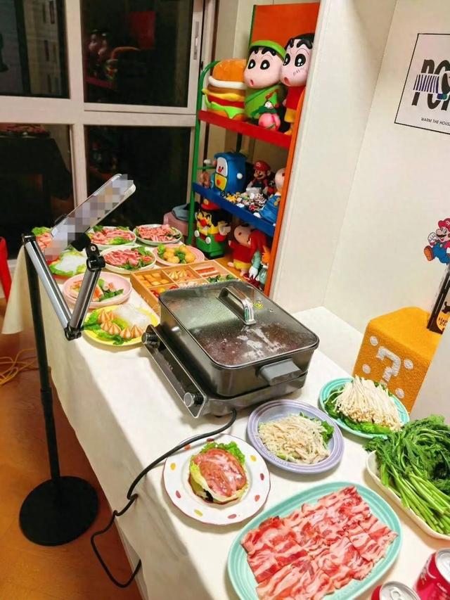 如何为网站添加社交分享功能（女子爆改公用电梯厅）