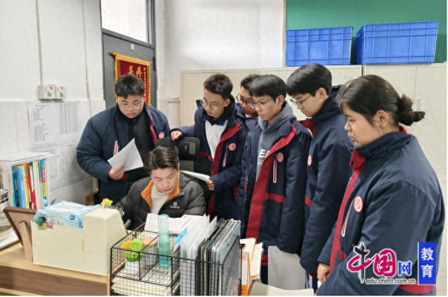 数学优化作文（数学的魅力征文落幕）