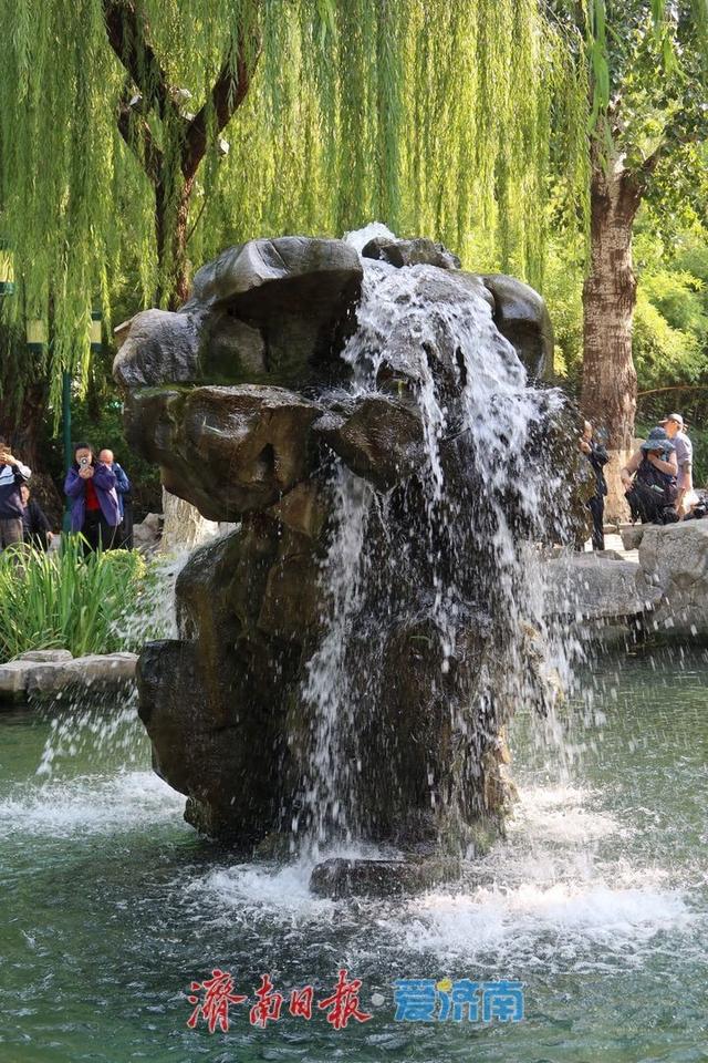 “月牙飞瀑”盛景再现