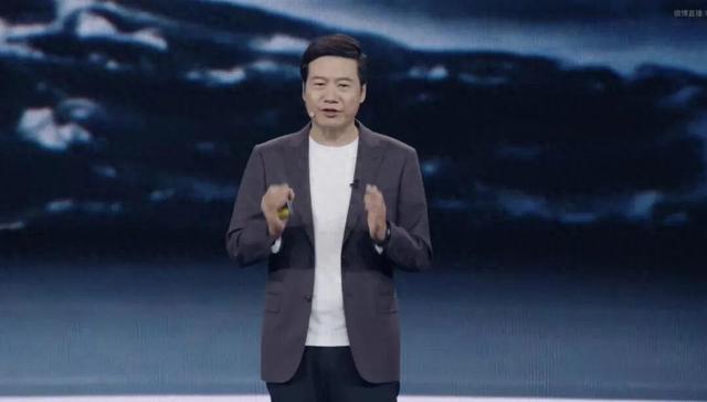 雷军年度演讲：曾因质疑陷入内耗；内部买了三台特斯拉Model Y拆解；泄密被小米辞退的王腾线上观看直播