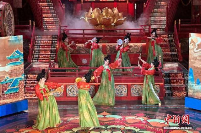 西安：以汉服为载体激活文旅消费新动能