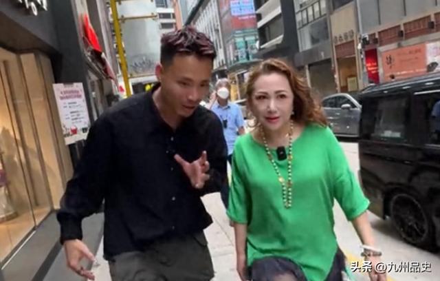 她坐拥9套房身价几亿，60岁破产后，靠两箱旧衣服摆摊逆袭600万​
