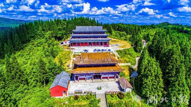 组图|圣水天池佛宝山