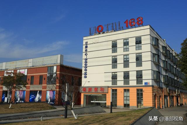 无锡记忆：2014.12，新区城际站的站前商贸街，建完不久就拆除了