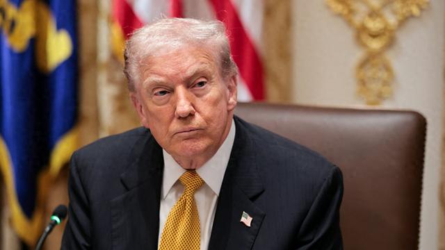 中方抛118亿美债，逼出4接盘国，马斯克已通知白宫：美基本没救了