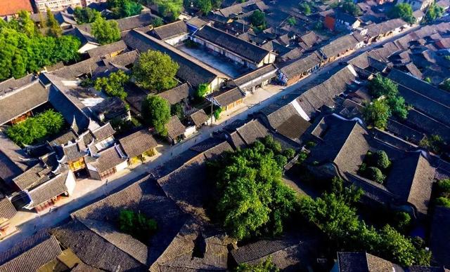 别只去三星堆！旁边的古城，藏着老成都的“活沙盘”