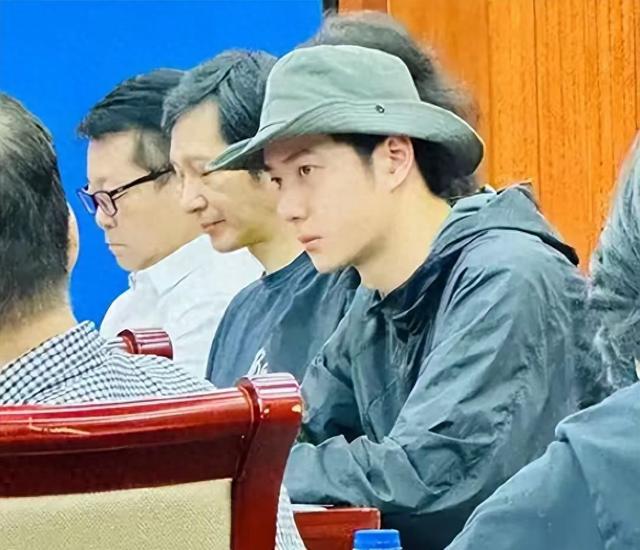 被央媒怒批！目不识丁、脑子空空，难怪陈宝国建议演员提名写论文