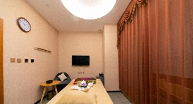 白社会梦幻城进不去（足浴店）